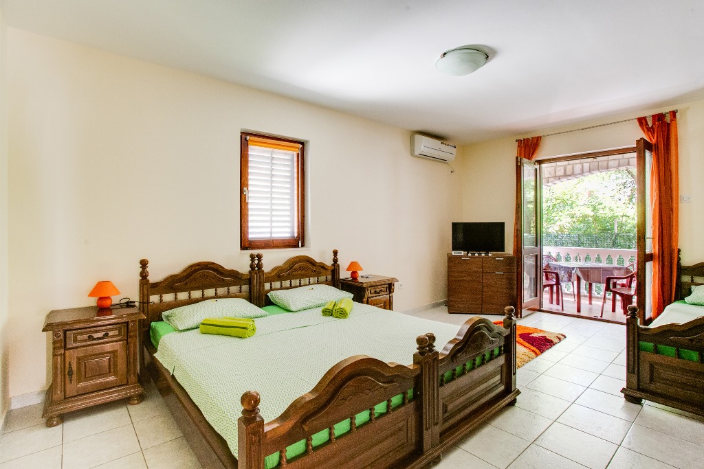Image of Hotel - 13 Bedrooms - 13 Bathrooms for Sale in Budva-Budva-Montenegro, Image 2